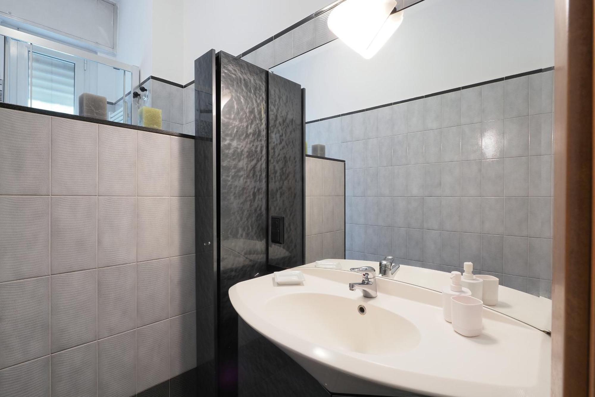 Primopiano - Palmaria B Apartment Milan Luaran gambar