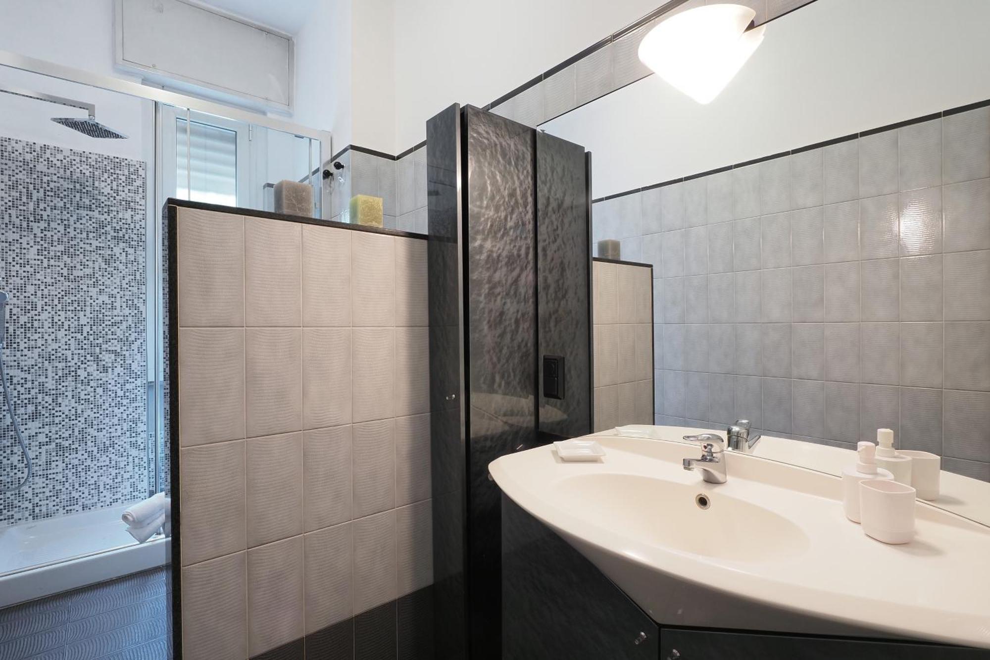 Primopiano - Palmaria B Apartment Milan Luaran gambar